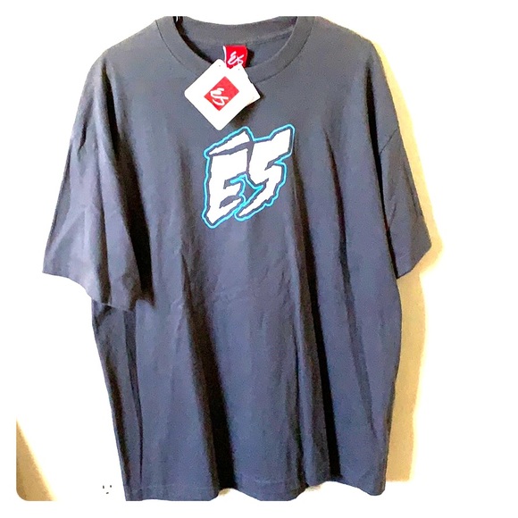 ES SKATEBOARDING APPAREL - Picture 1 of 2
